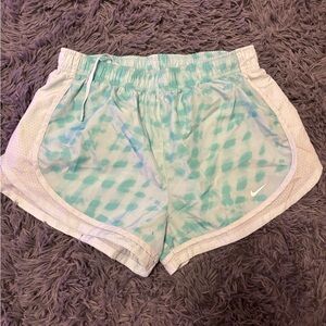 teal nike shorts!